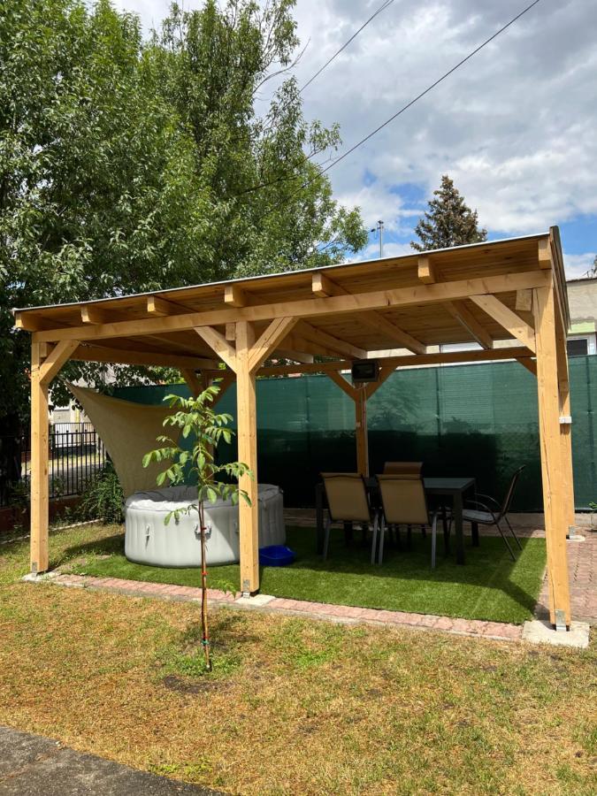 Sparkling Time Apartman Hajduszoboszlo Bagian luar foto